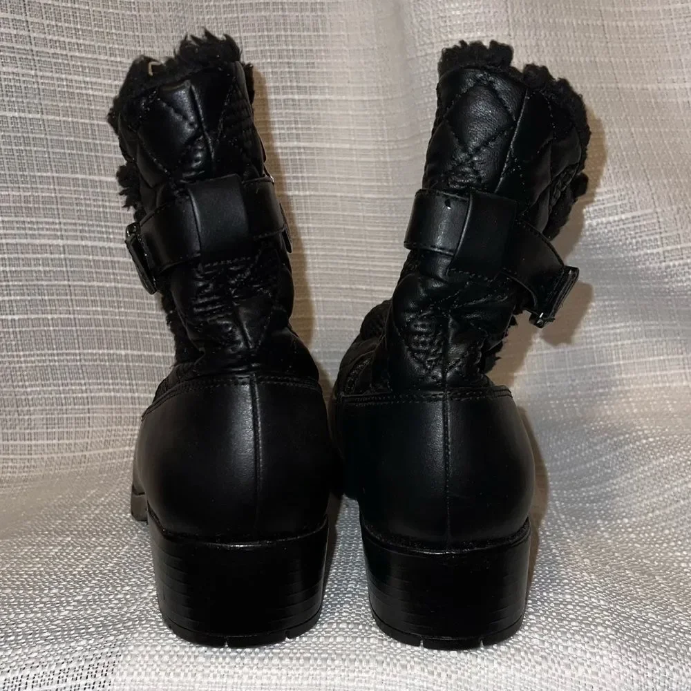 Trotters Blast III Black Quilted Water Resistant Ankle Boots Size 6WW Side Zip